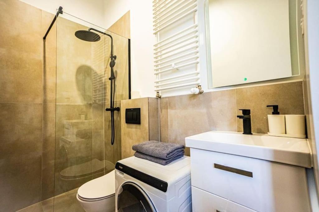 Apartament Lovely In *